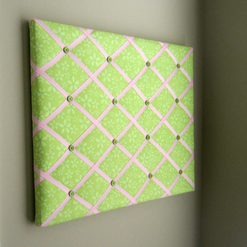 16x20 Memory Board Bow Holder Ribbon Board  Green and Pink Daisy