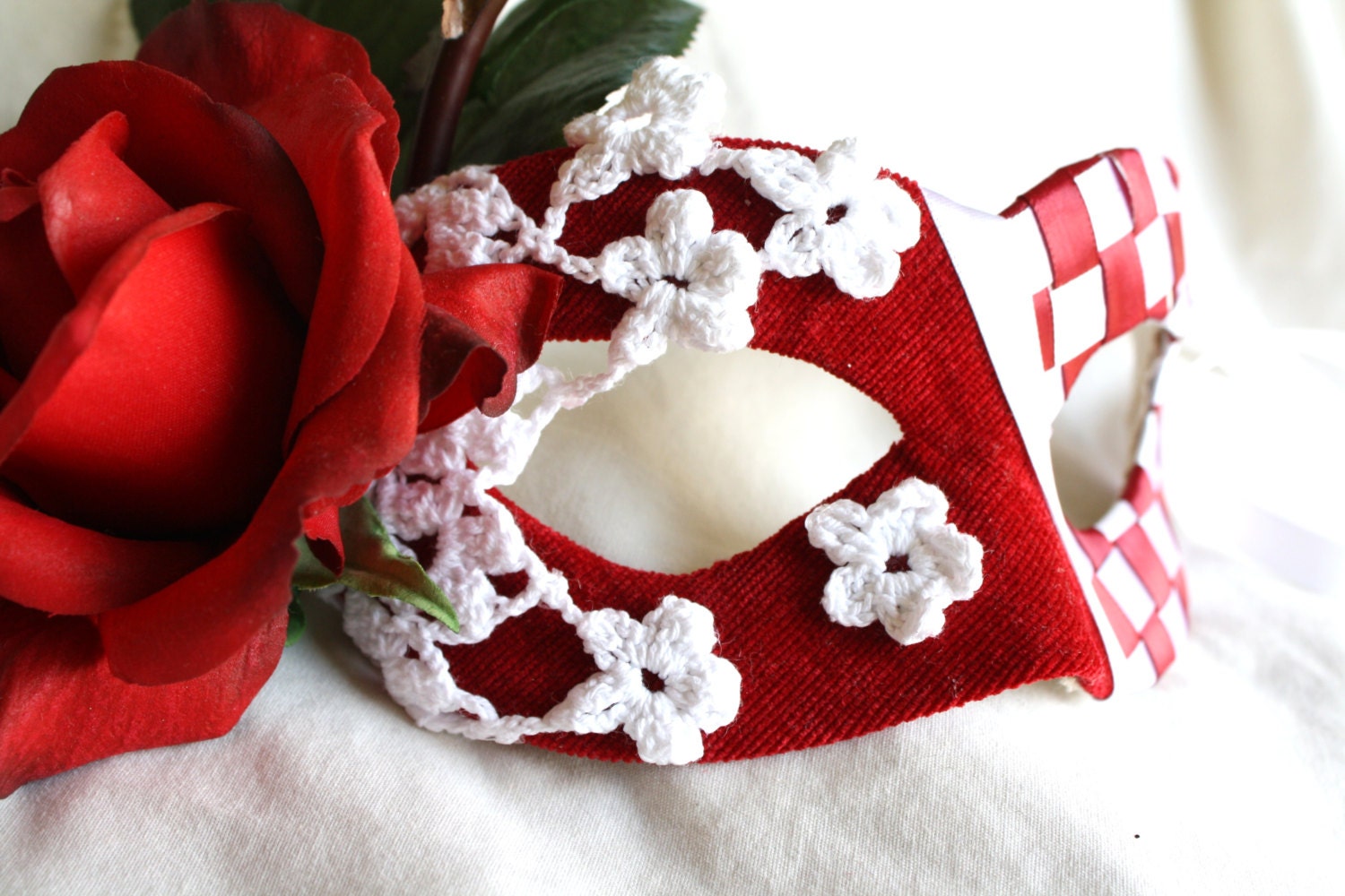 Rose - Masquerade Ball Mask in Crimson Red and Crisp White - Twelve Dancing Princesses Series
