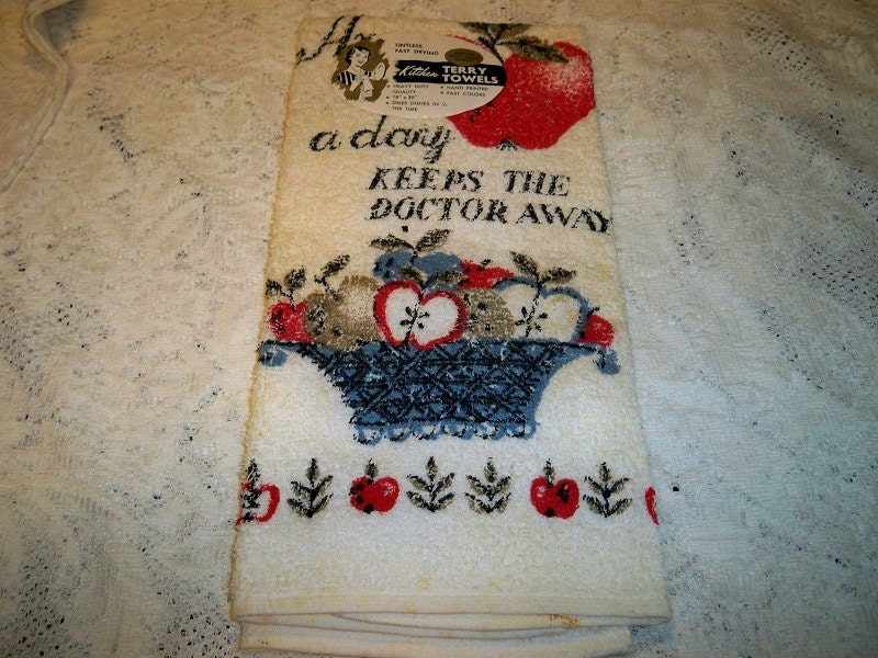 Vintage Apple A Day Keeps The Doctor Away Kitchen Towel MWT
