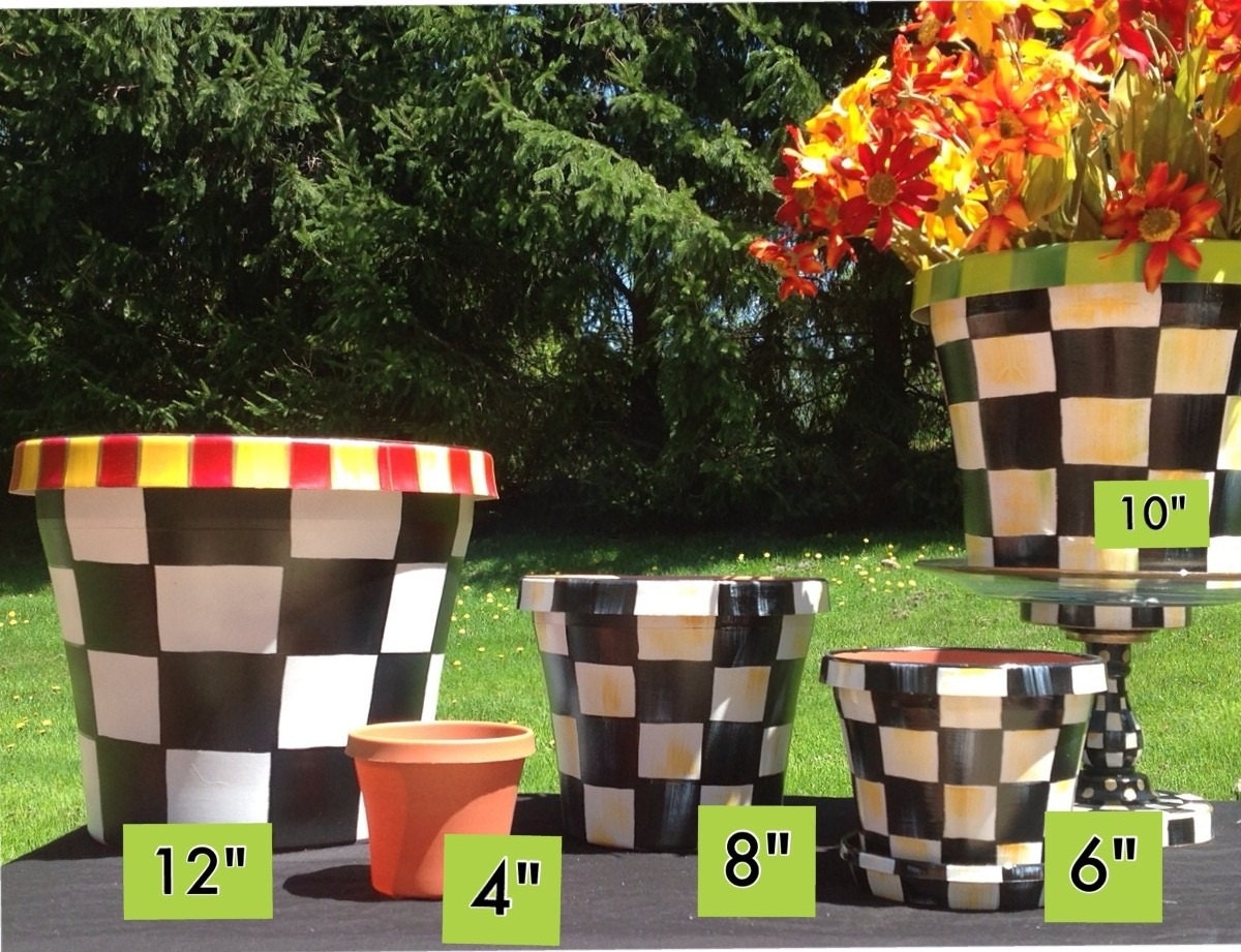 6" Terra cotta colored pot planter - resin - black and white checked