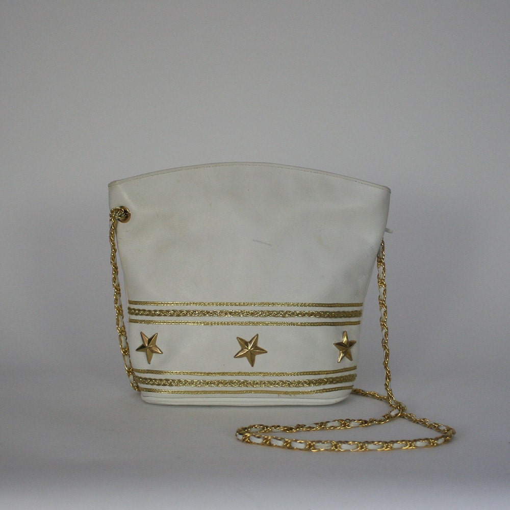 vintage white leather bucket bag / gold stars / chain strap