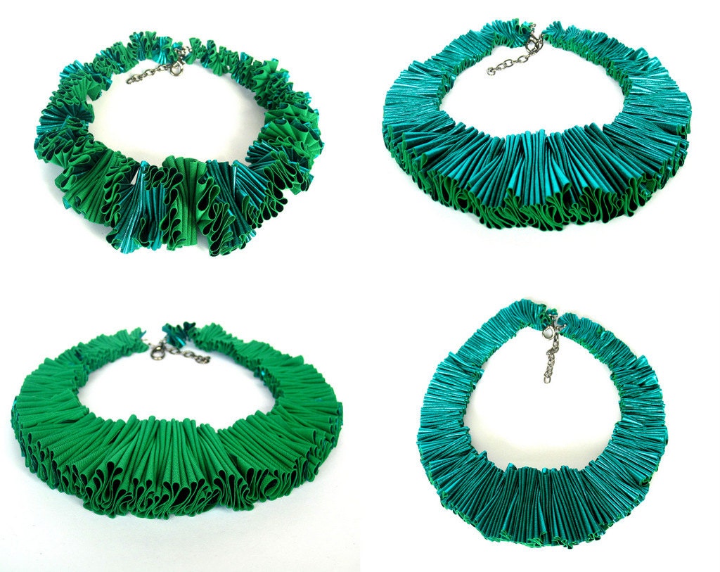 emerald green ruff, shiny ruffle collar bib necklace, haute couture statement necklace, glamour jewelry