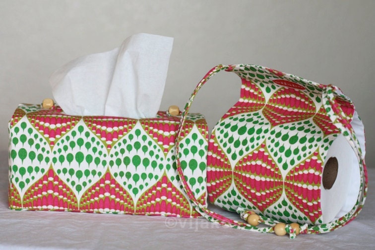 Rain drop pattern bath accessory set