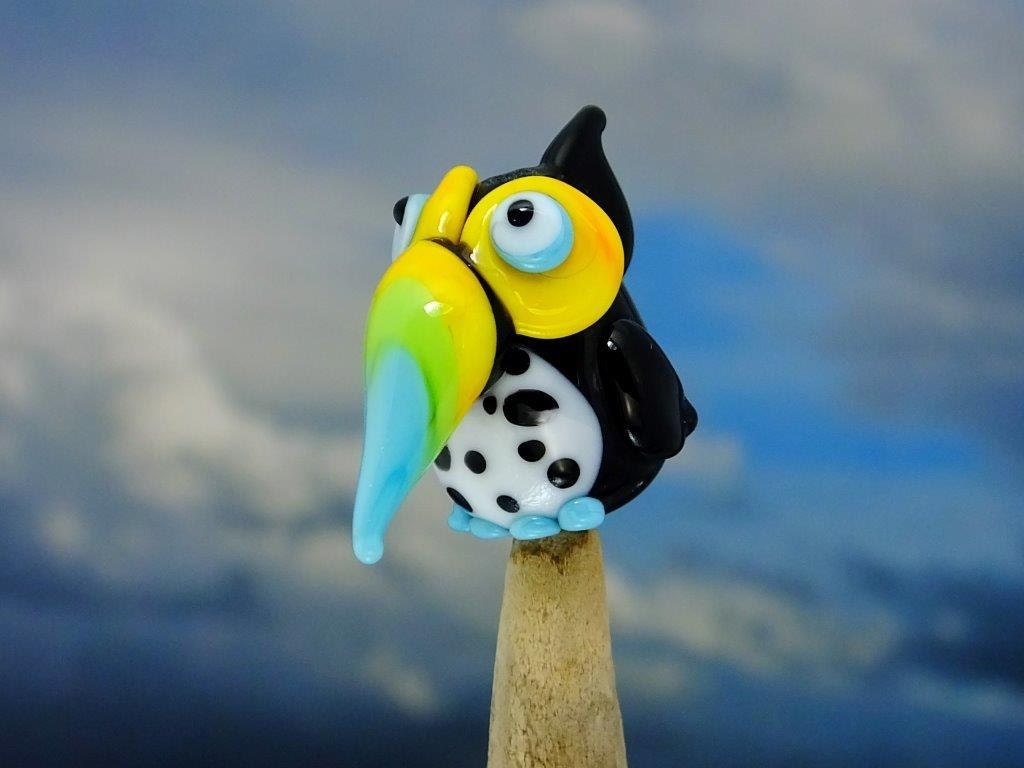 Durante.... lampwork tropical toucan bead... sra
