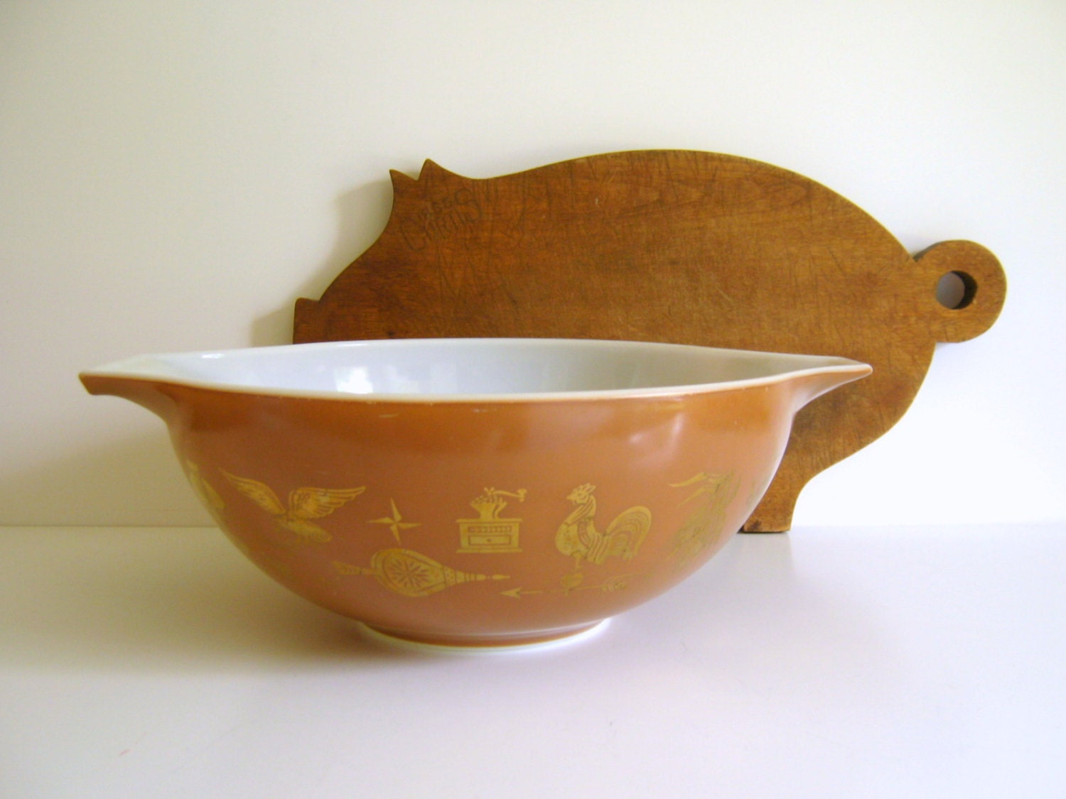 Vintage Pyrex Cinderella Bowl, Americana Pattern, Brown Seving Bowl