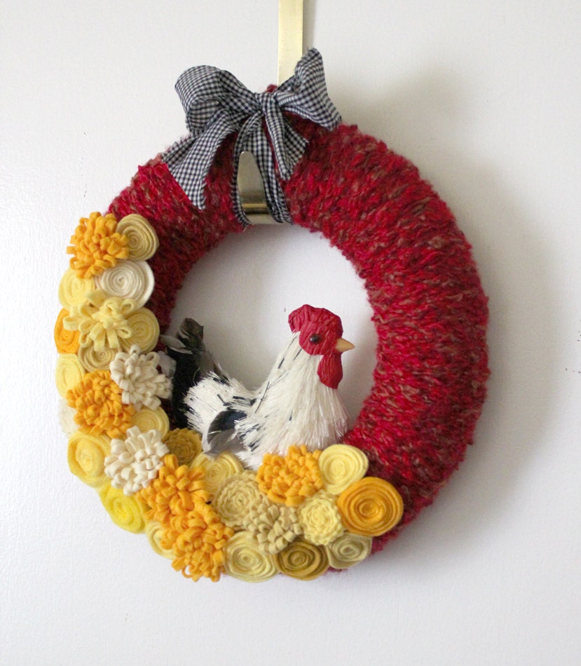 Rise and Shine Wreath, Chicken Wreath, Country Wreath, Yarn and Felt Wreath, Accent Wreath, Small 10 inch size - READY TO SHIP