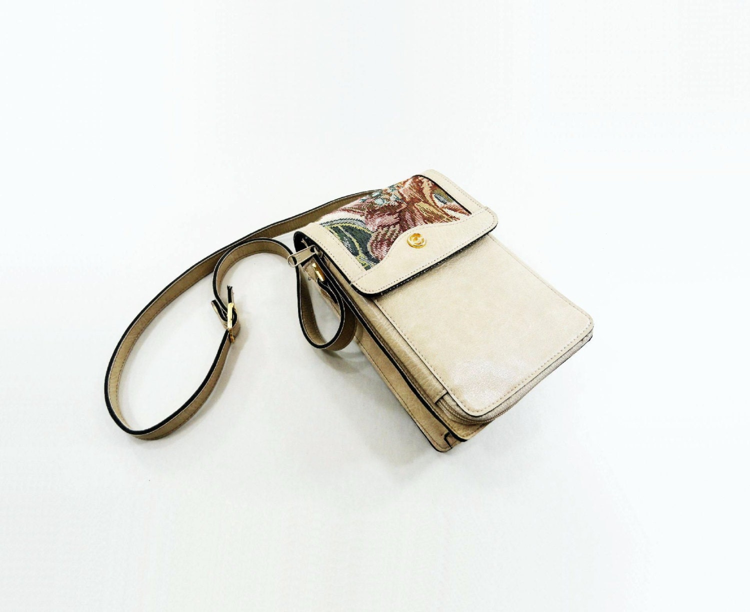 Vintage Tapestry Off White Purse 1980s Organizer / Wallet