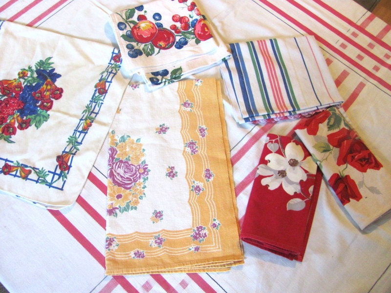 Instant collection .. vintage kitchen linens // napkins, tea towels and tablecloth // 1950s