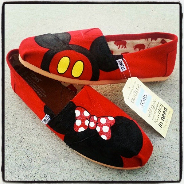 CHILDRENS/YOUTH Minnie and Mickey Mouse Shoes SiZES Y1-Y13.5 - NeW SH0ES lNCLUDED
