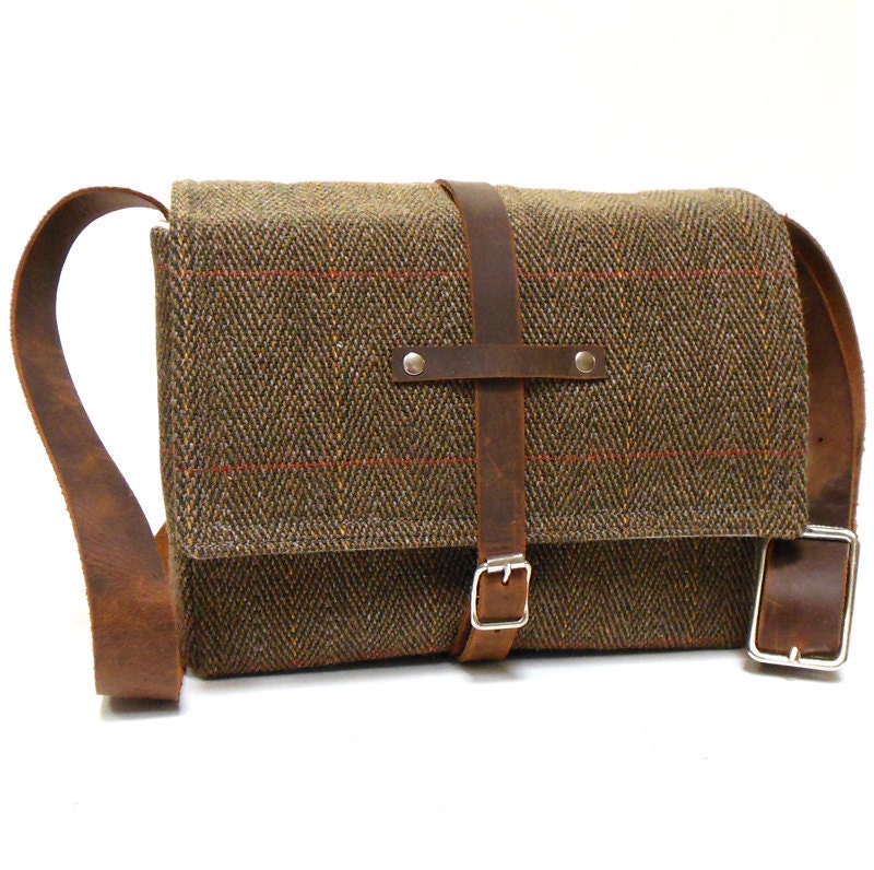 Camera messenger bag - small - brown herringbone
