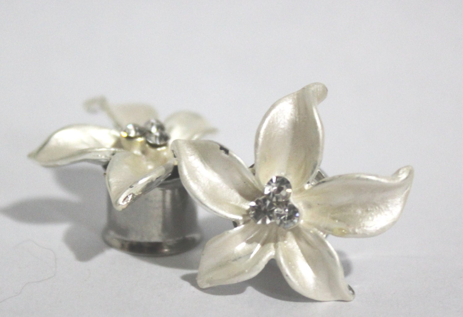 Unique Cream Flower Crystal Plugs 0 00 Gauge 7/16" 8mm 10mm 11mm 0G 00G