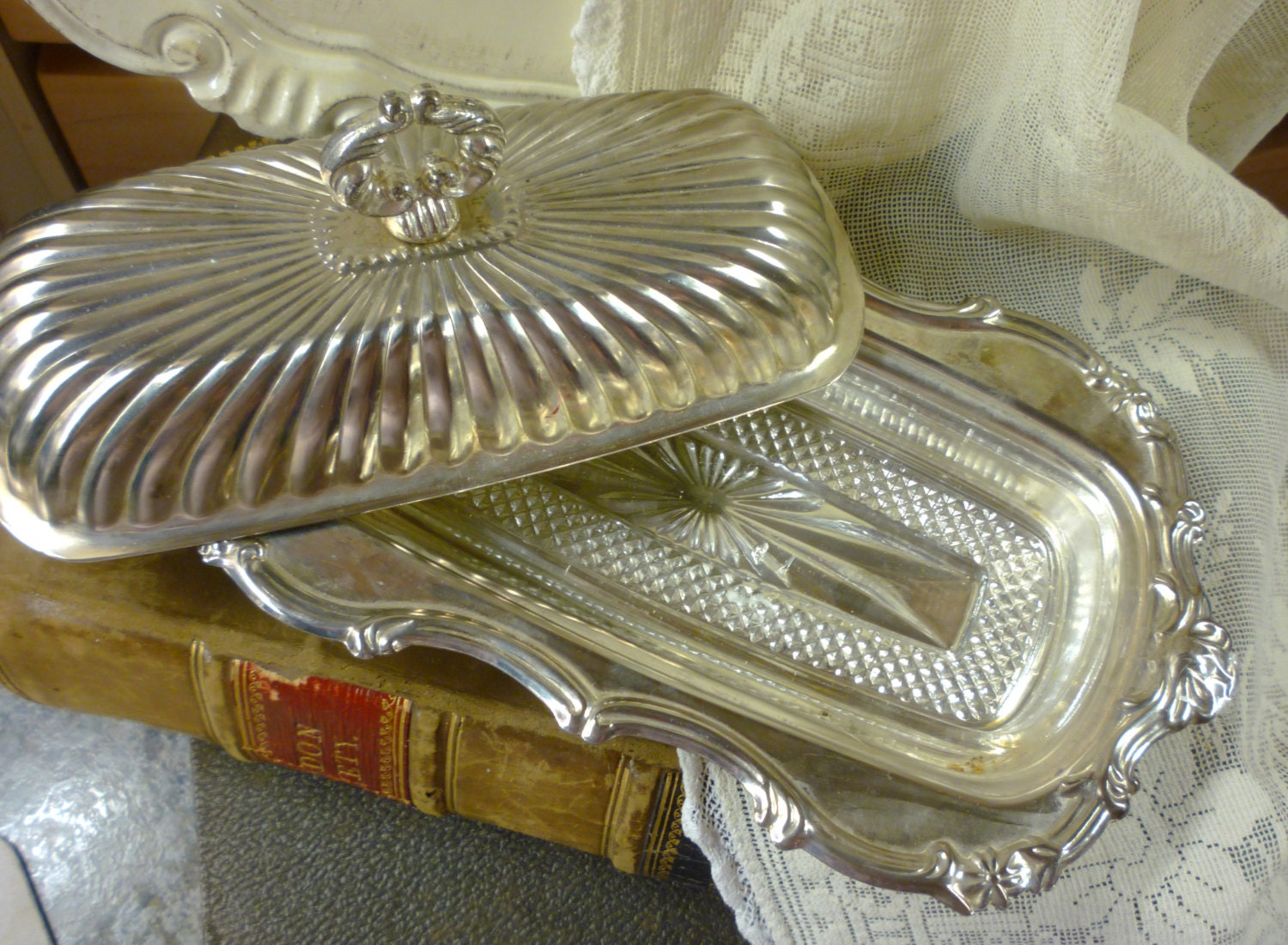 tres joli silverplate covered butter dish