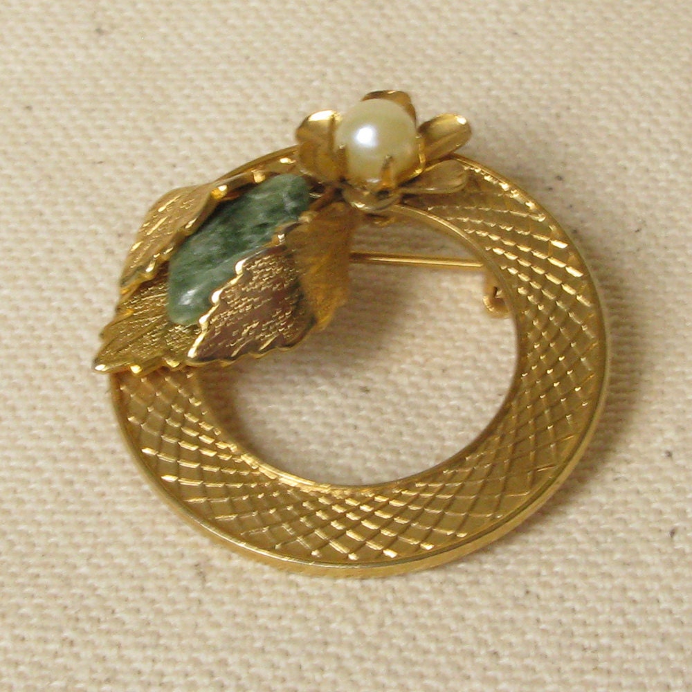 Gold Circle Flower Leaf Green Stone Brooch