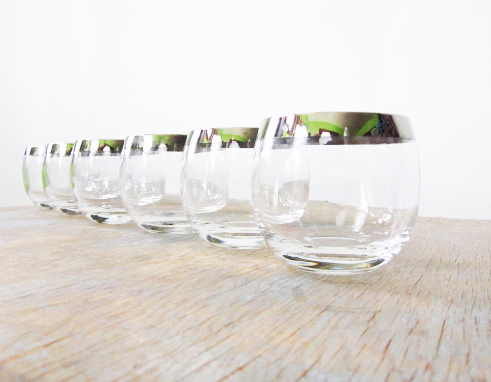 SALE roly poly glasses / silver mad men glasses / dorothy thorpe roly poly glasses / vintage 1960s barware