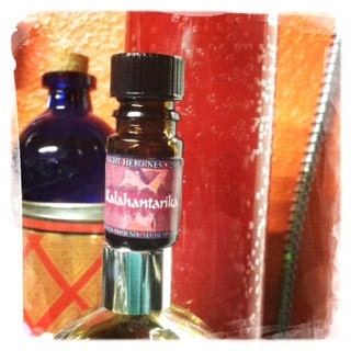 Kalahantarika (2007): Black Phoenix Alchemy Lab Perfume Oil 5ml