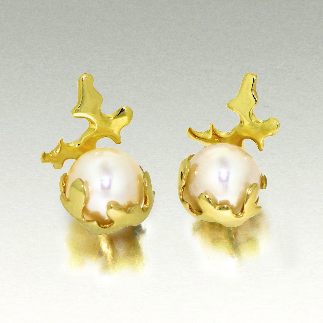 CORAL 14K Gold Pearl Stud Earrings, Gold Pearl earrings, unique gold earrings, Italian Fine Jewelry