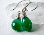 Emerald Green Quartz Silver Earrings. Green Dangle Earrings. Wirewrapped Green Stone Earrings