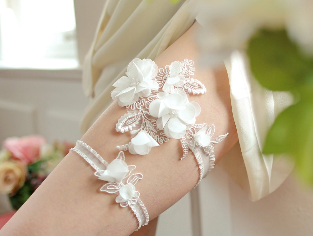 Wedding Garter Set - Pearl and Crystal Garter Set on floral lace