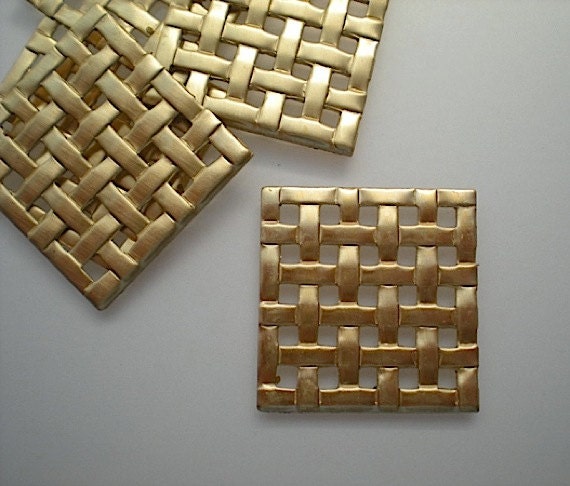 6 square woven grid findings