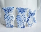 Owl  brooch - Hand painted blue and white porcelain