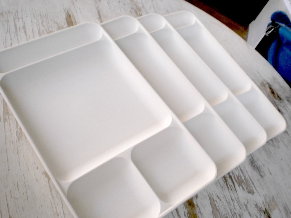 Vintage Tupperware Divided Dinner Trays - Set of Four - Off White
