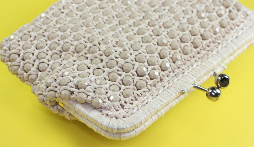 Vintage Clutch Handbag Beige Beads Woven Raffia Type
