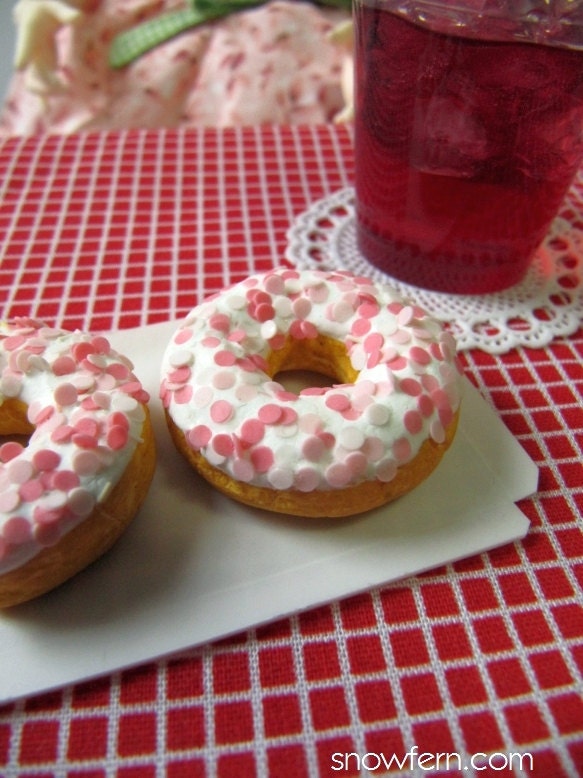 Miniature Donut - Pink Confetti -1/3 Scale for BJD, SD, American Girl, Resin Dolls etc