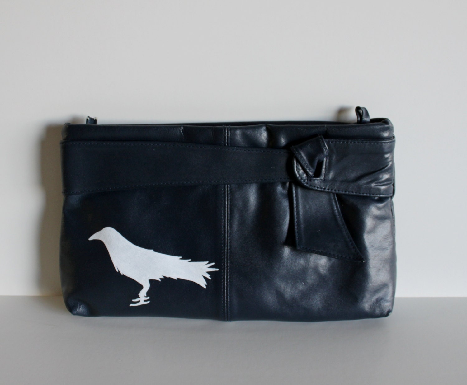 Black - VINTAGE navy blue convertible PURSE with hand painted crow