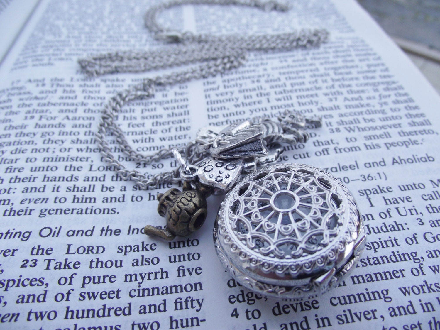 Mad Tea - Silver Version - Wonderland Vintage Style Pocket Watch Neckace