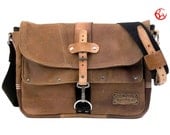 Leather Messenger Bag // Upcycled and Handmade by peace4you - Model paul-1942