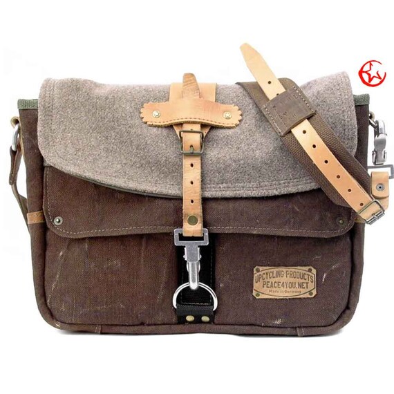 Canvas Messenger Bag // Upcycled and Handmade by peace4you - Model paul-2090