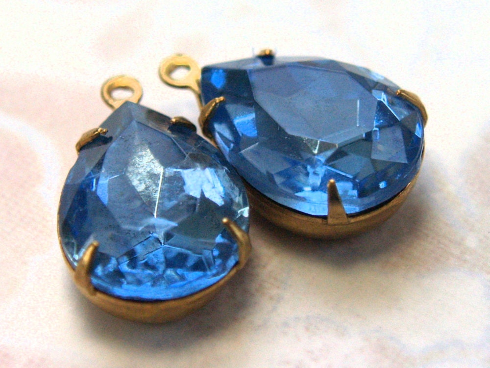 Light Sapphire Glass Jewel drop pair  - Foil backed clear Vintage Style Romantic Jewelry supply