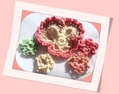 Crochet Pansey and tiny flowers