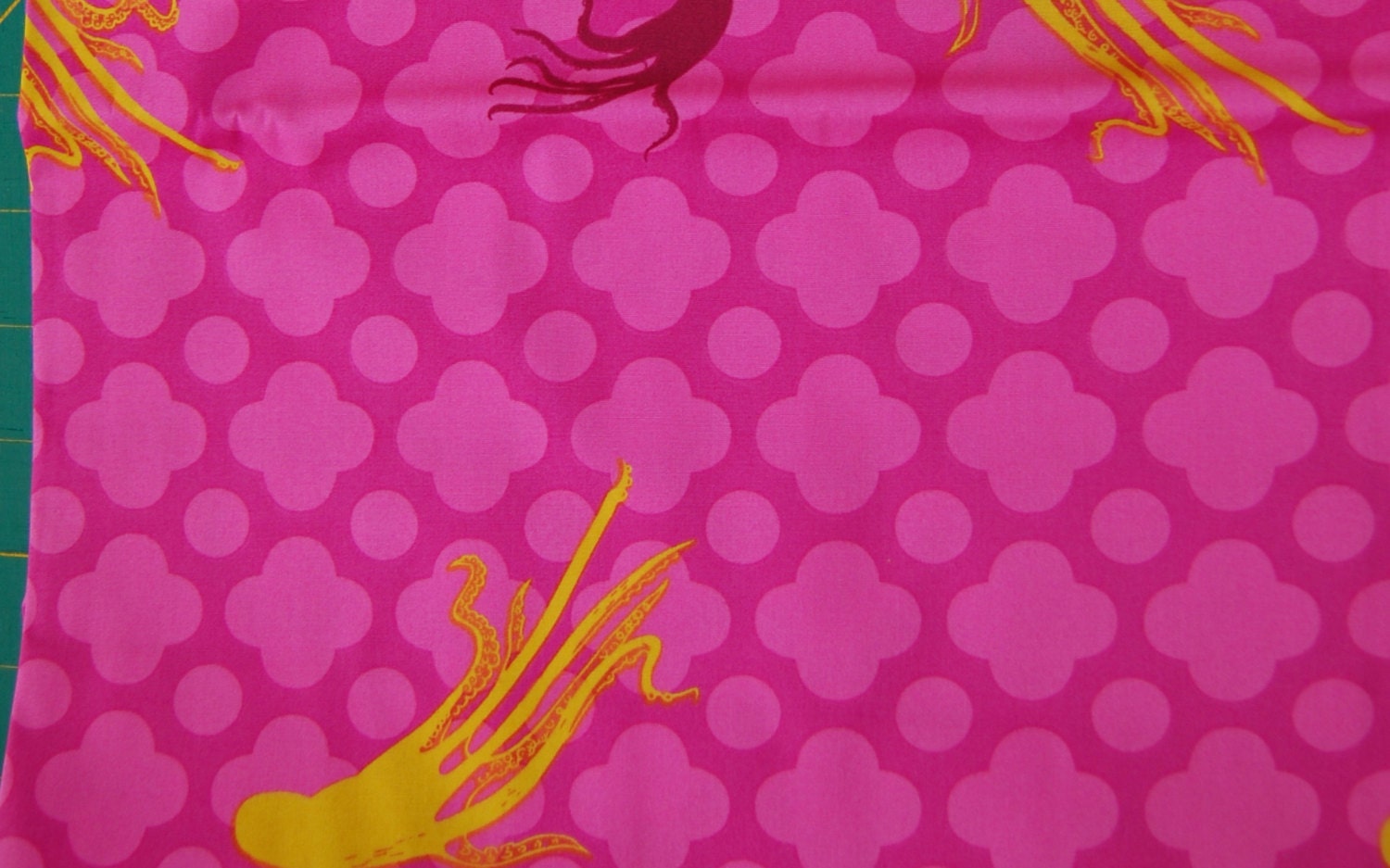Heather Ross Mendocino Giant Octopi in fuchsia , fat quarter
