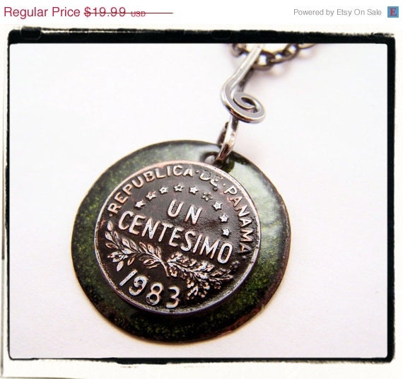 ON SALE 016 Hand Painted Vintage 1983 Republica de Panama Coin Pendant no Chain