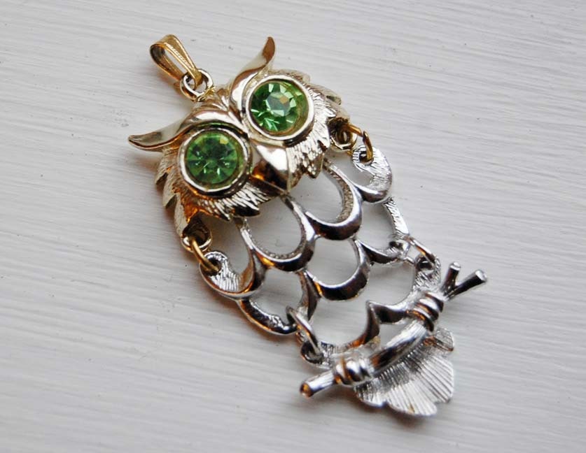 Green-Eyed Owl Pendant / Mod Mid Century