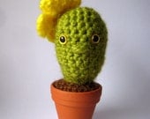 Amigurumi Cactus desktop plant with yellow flower - Sandy