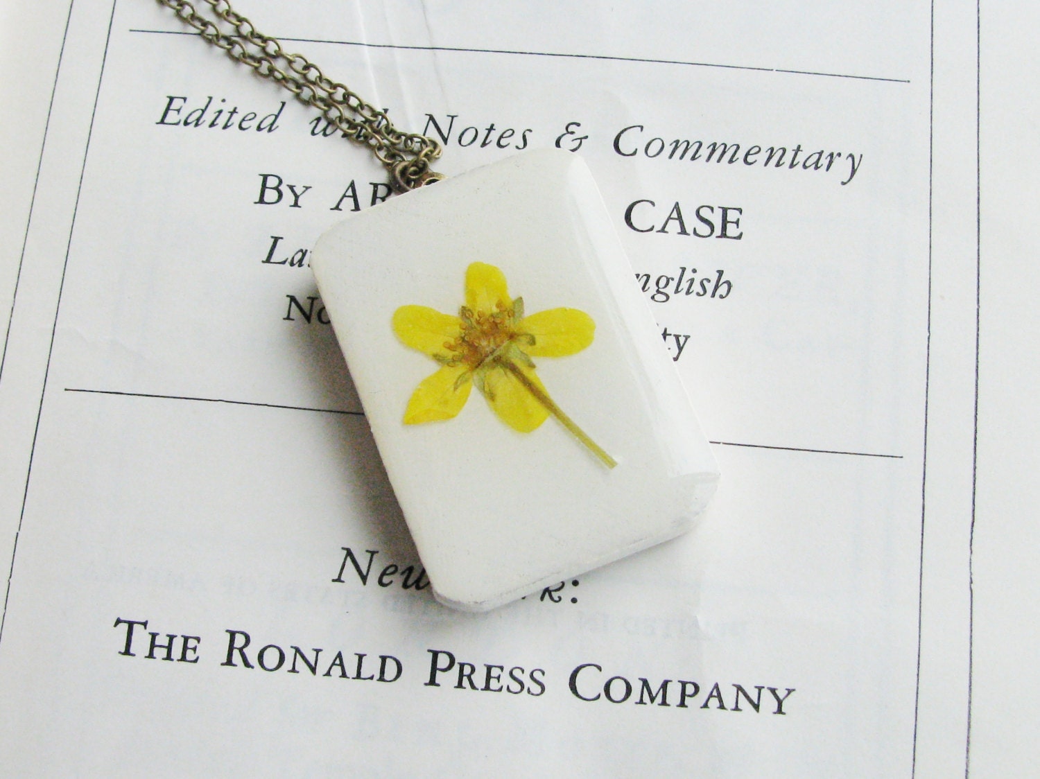 Pressed Flower Necklace Yellow Potentilla Flower Resin Wood Pendant Valentines Day Unique Jewelry Gardener Naturalist Gift Bridal Jewelry