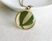 Real Leaf Necklace Pressed Willow Botanical Bridal Jewelry Green Plant Leaves Naturalist Nature Inspired Resin Jewelry Pendant Foliage