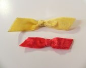 Lot os 2 cute Vintage 50s Velvet Bow Hair Clips