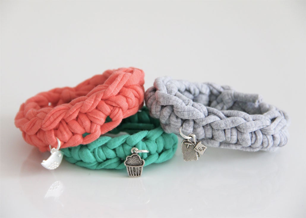 Crochet bracelet choose your favo bead