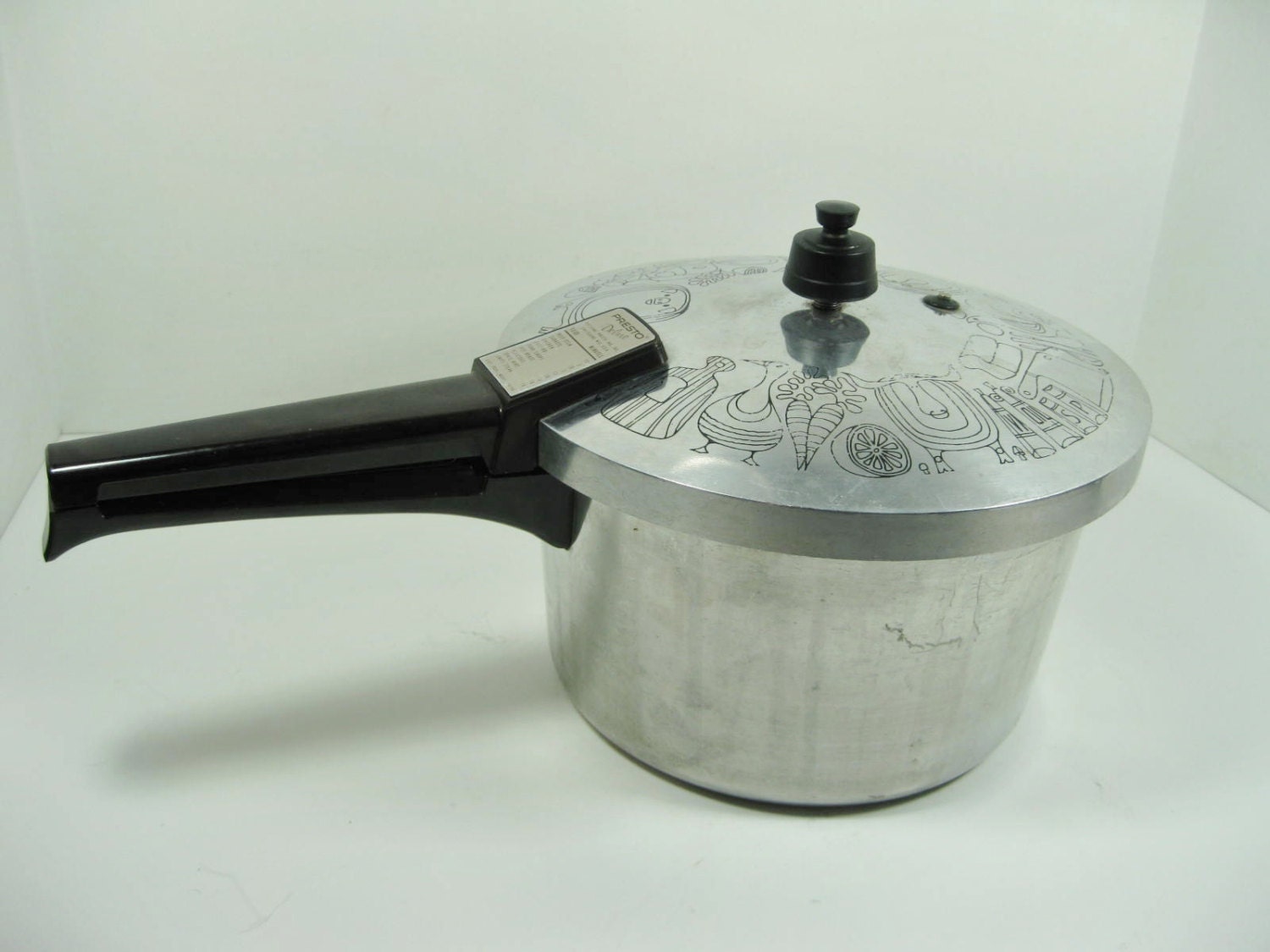 Presto Deluxe Pressure Cooker Model A414A 4 quart