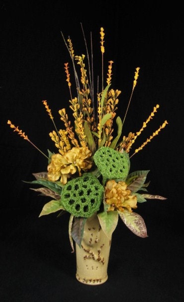 Cream Hydrangea and Moss Pods Bird Motif Floral Arrangement Home Decor