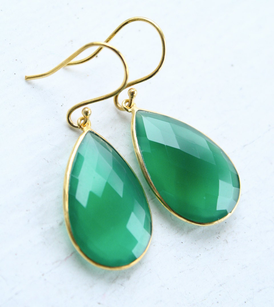 Green Onyx Teardrop Earrings - Emerald Green - Glowing Green