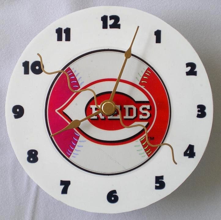 CD Clock Cincinnati Reds MLB Baseball Team Logo Compact Disc Clock for Desk or Wall