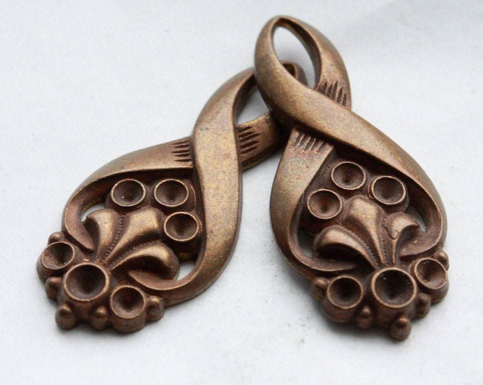 4 Vintage 1940s Antique Brass Art Nouveau Pendants // Edwardian Rhinestone Settings // Titanic Era Earrings