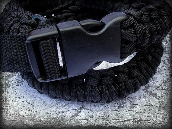 550 Paracord Survival Belt with Side-Release Buckle..from belt to rope in seconds