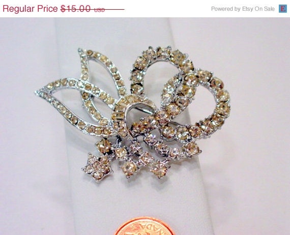ON SALE Vintage Rhinestone Brooch, Large Sparkly Pin Vintage Jewelry Costume Jewellery