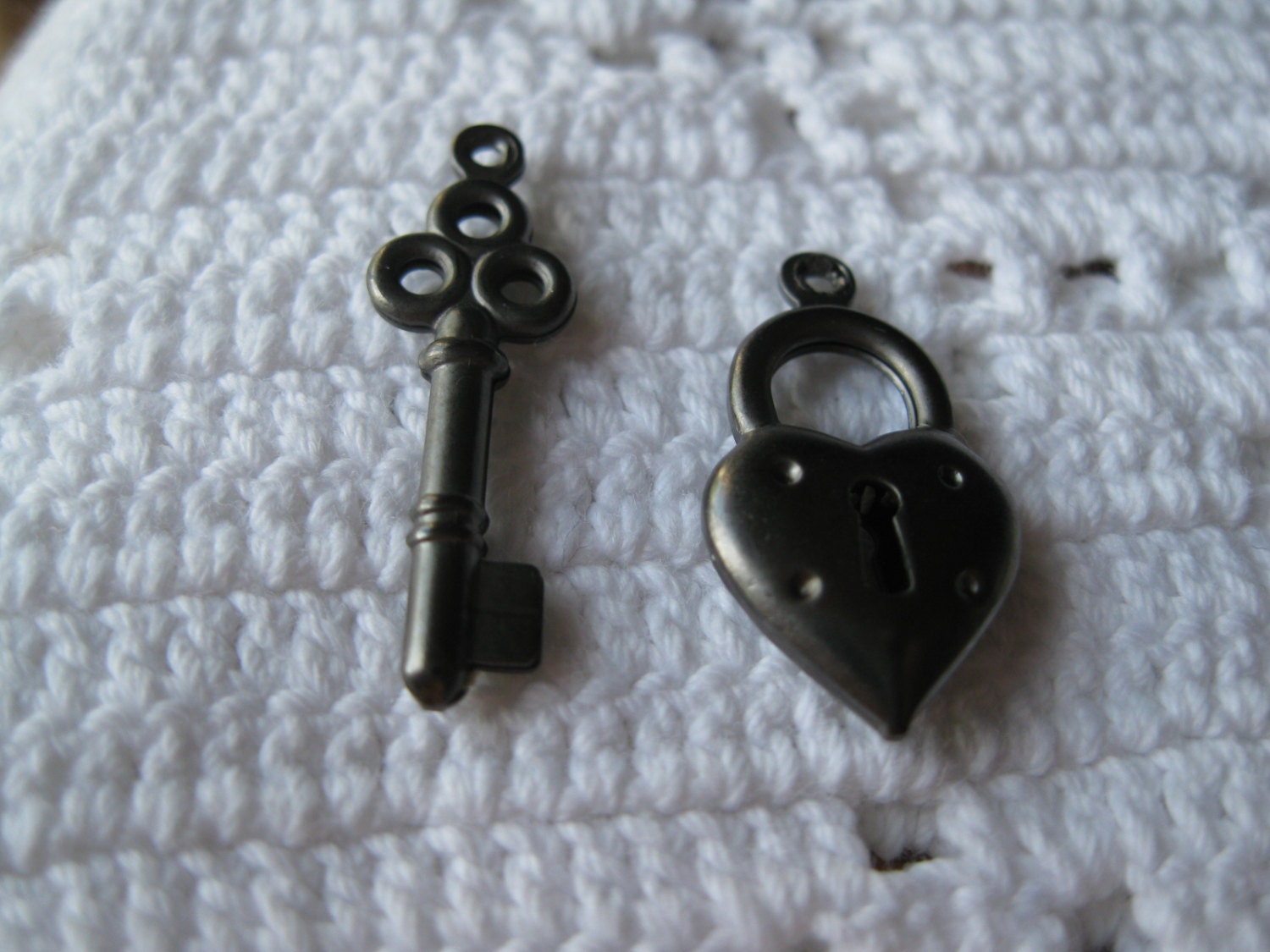 6pc set - Gun Metal (Black) Plated Heart Lock & Key 2-Sided Charm With Ring - Made In The USA