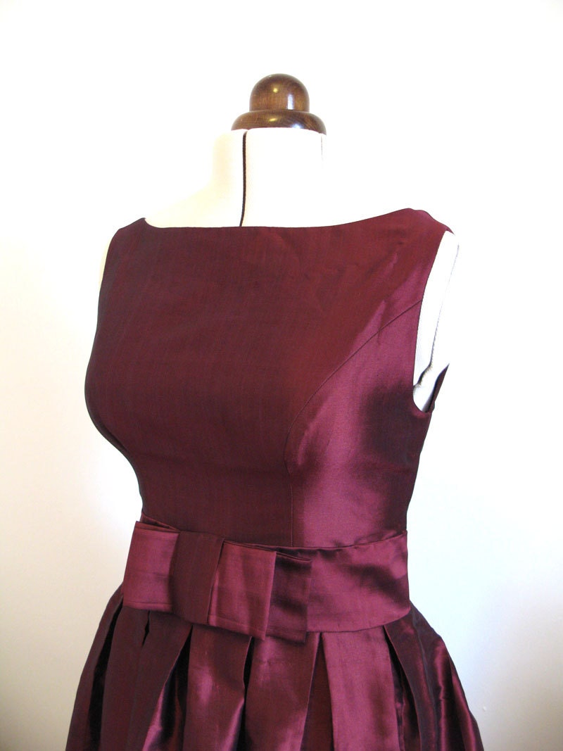Reproduction 50s Mad Men dress burgundy silk - size UK 12 or 14, M or L
